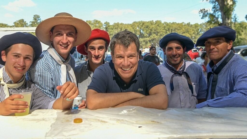 Facundo Manes visitó la Fiesta del Ternero