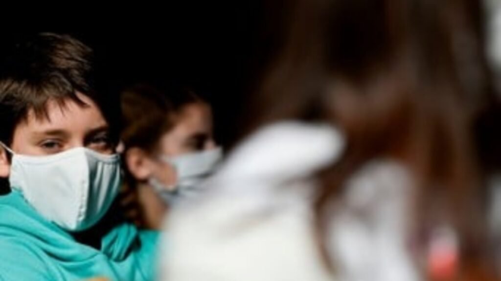 Las escuelas secundarias bonaerenses volverán a calificar con notas numéricas