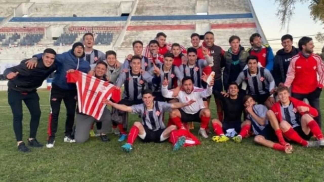 Atlético Ayacucho se coronó campeón de apertura