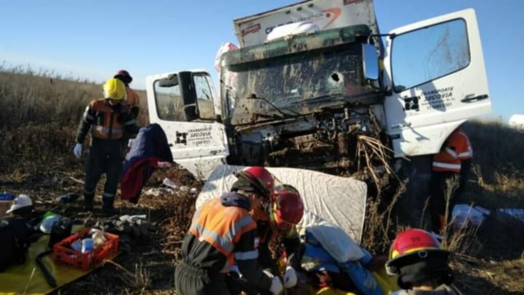 Un camionero murió tras ser atacado al querer atravesar un piquete