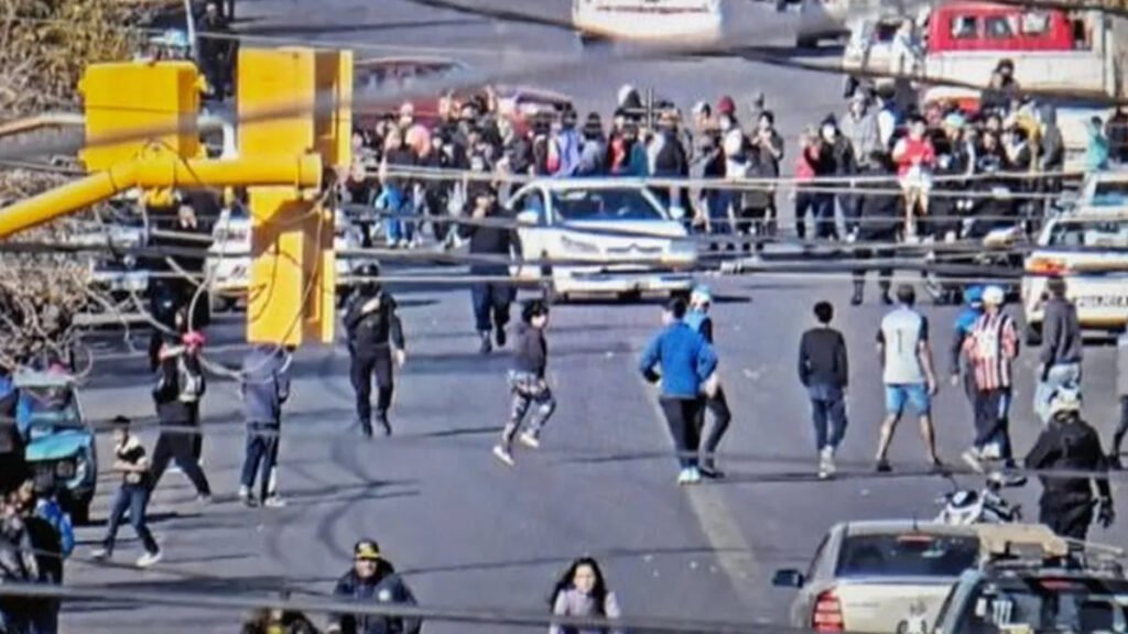 Intentaron saquear un hipermercado: hubo caos, disparos y varios detenidos