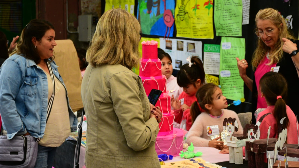 El programa de apoyo educativo en las sedes barriales cerró el año asistiendo a más de 150 niños de Ayacucho