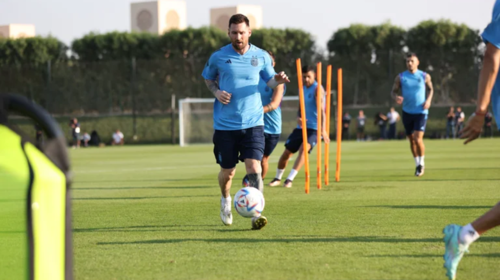 A pocas horas del partido contra México, la mala noticia que reciben Messi y Argentina