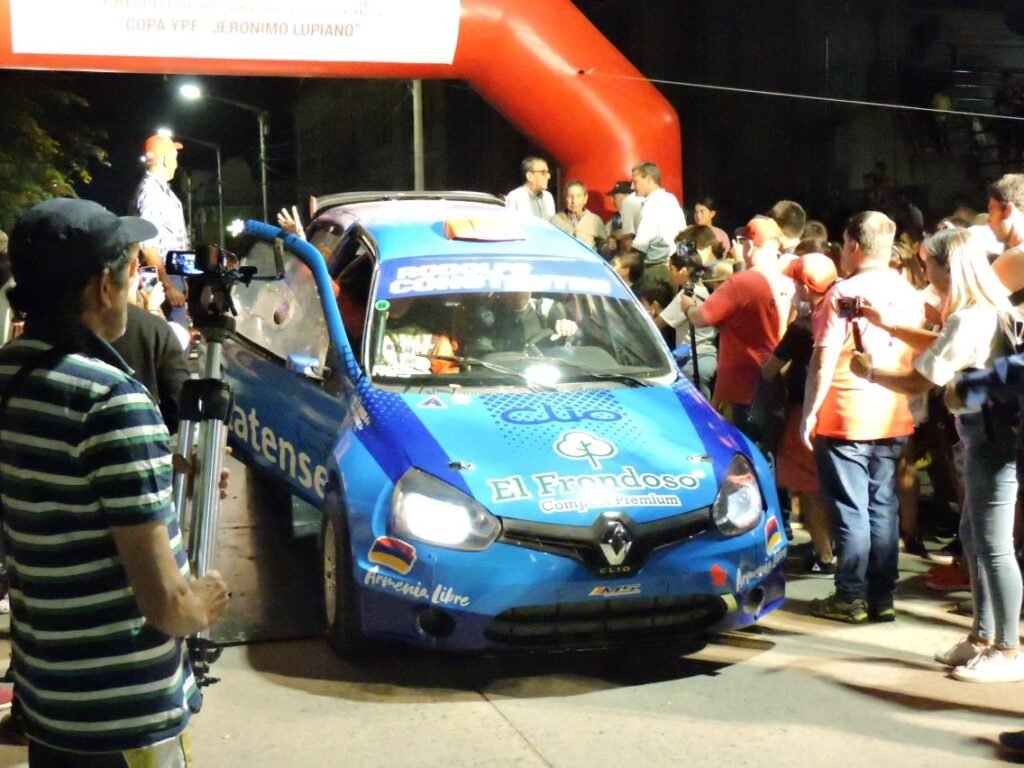 Más de 70 autos participan del premio coronación del Rally Mar y Sierras