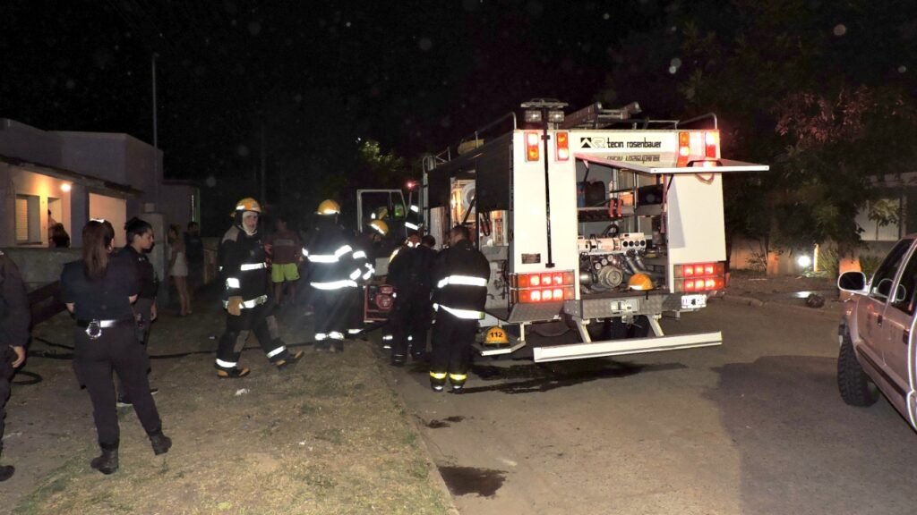 Bomberos acudió a un incendio en una propiedad
