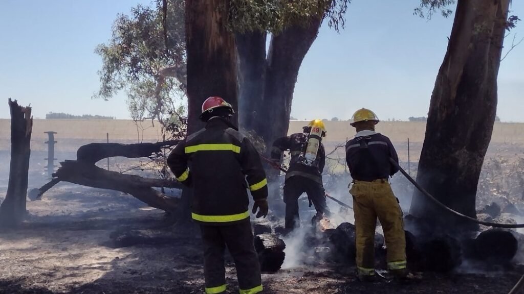 Bomberos Voluntarios trabajó en un incendio por más de 4 horas