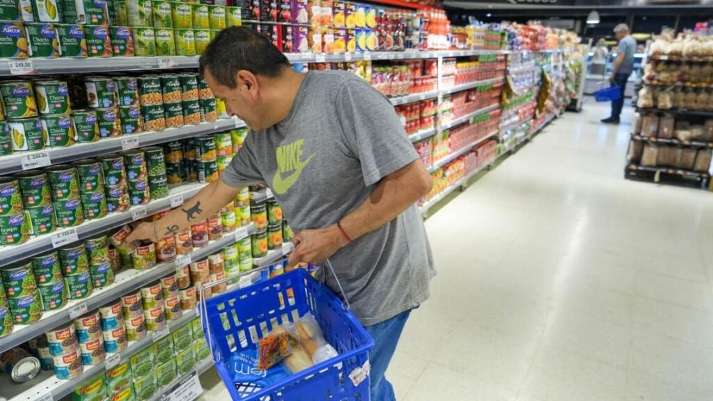 Una familia necesitó $163.539 en enero para no ser pobre