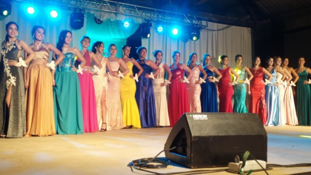 Una noche llena de elegancia, risas y emociones: las aspirantes brillan en la Fiesta del Ternero