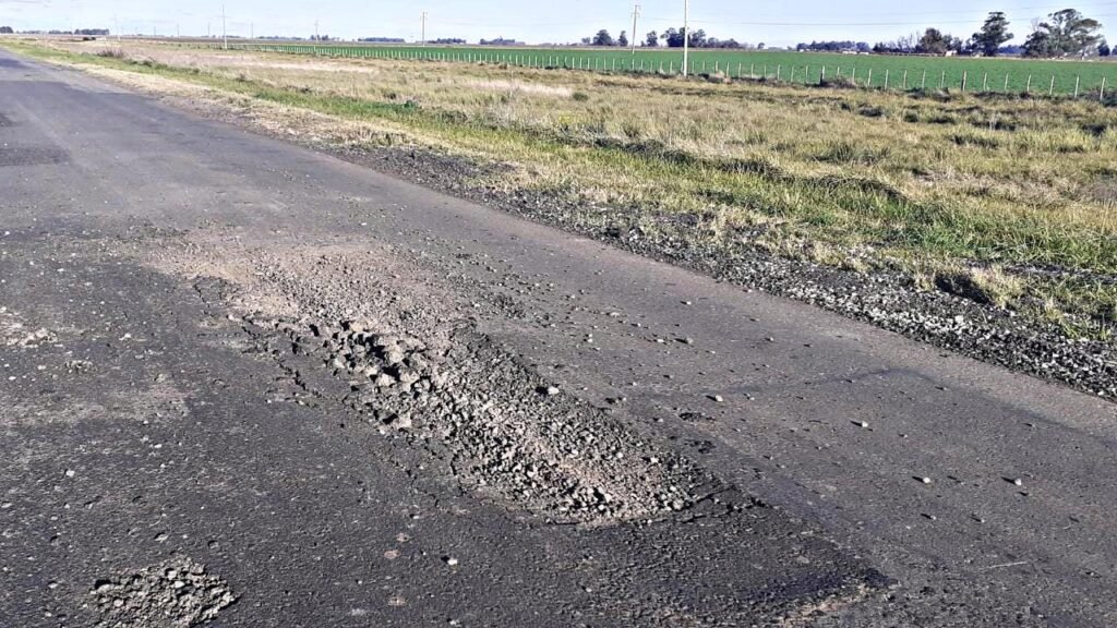 Nuevas roturas en el asfalto de la Ruta 50 generan preocupación