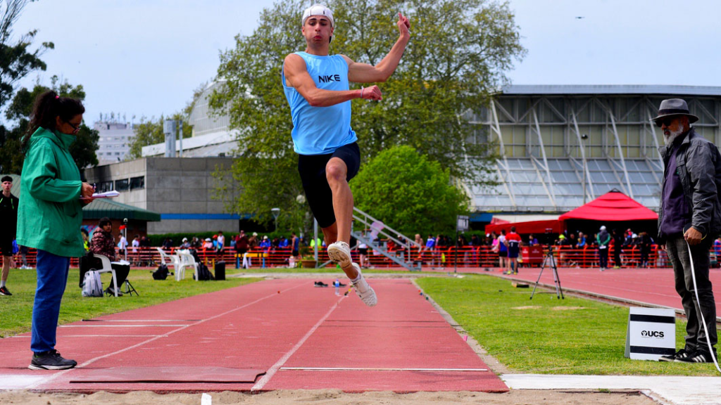 El atleta de Ayacucho Ezequiel Sferra es Bronce en Bogotá