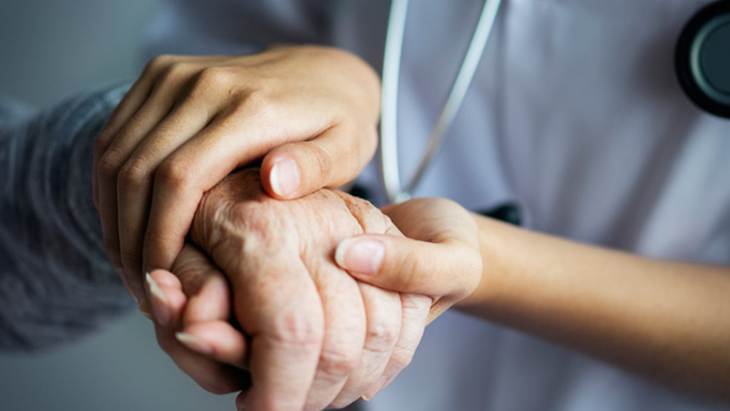 Empleo: Buscan cuidadora domiciliaria