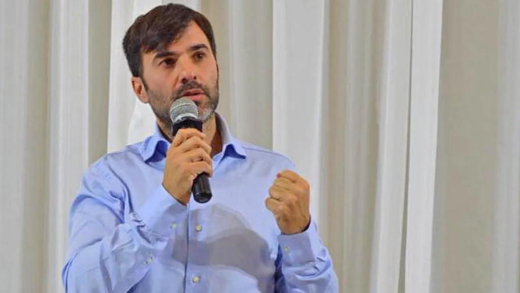 El Intendente de Castelli otorga bono extraordinario a jubilados y pensionados como medida de apoyo económico