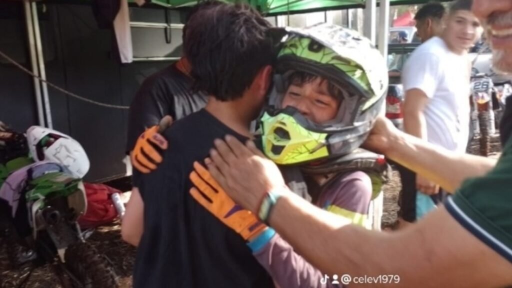 Un niño ayacuchense fue estafado, perdió sus ahorros y una comunidad deportiva logro en pocas horas recuperar el dinero