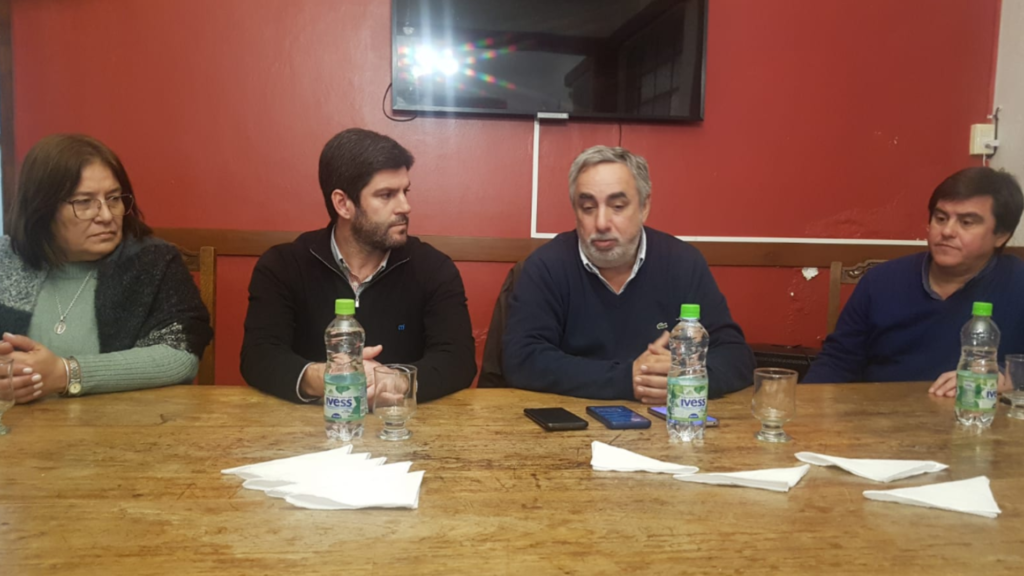 El precandidato a gobernador Miguel Fernández visitó Ayacucho