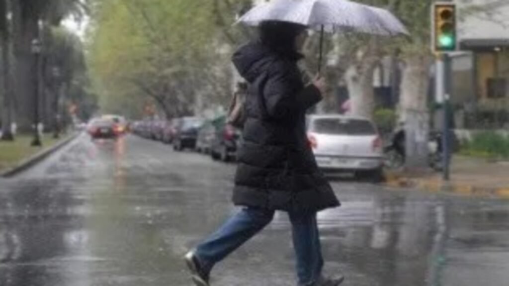 Emiten una alerta por tormentas para este domingo