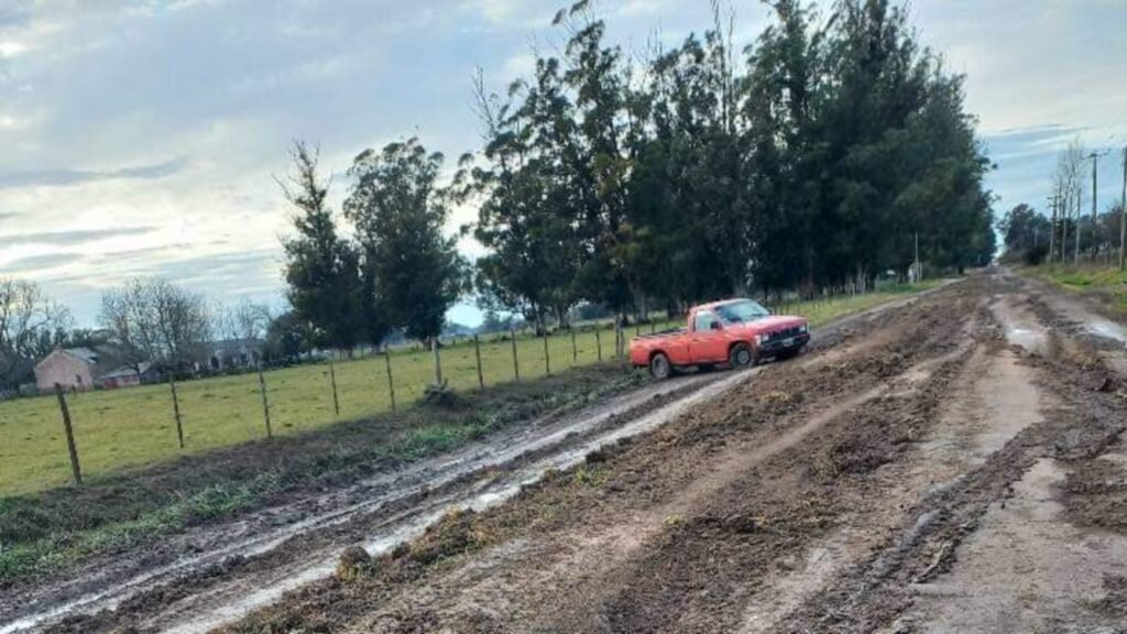Vecinos del sector chacras solcitan mejoramiento de caminos rurales