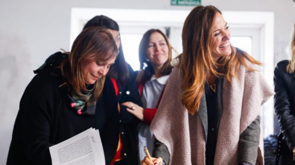Jardín y escuela El Ombú firma un convenio para su anhelado edificio propio