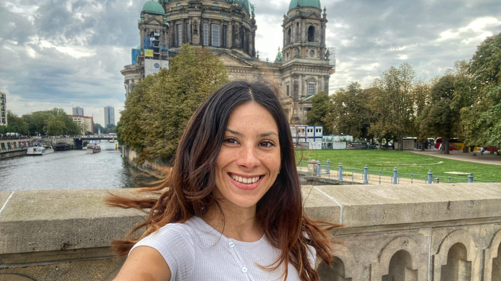 La ayacuchense que viaja por el mundo en búsqueda de experiencias únicas