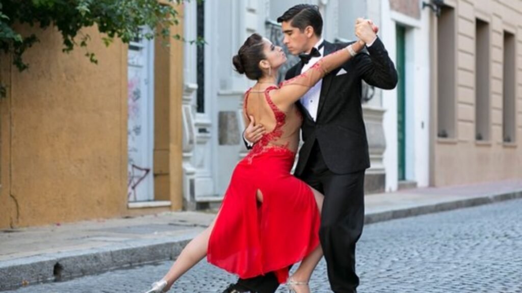 El domingo se vive la pasión del tango con una milonga callejera
