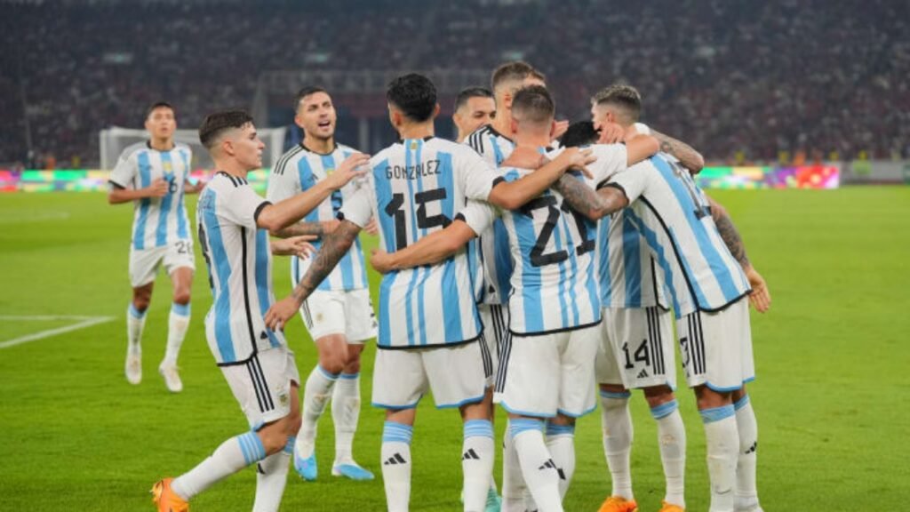 Argentina, Uruguay y Paraguay inaugurarán el Mundial 2030