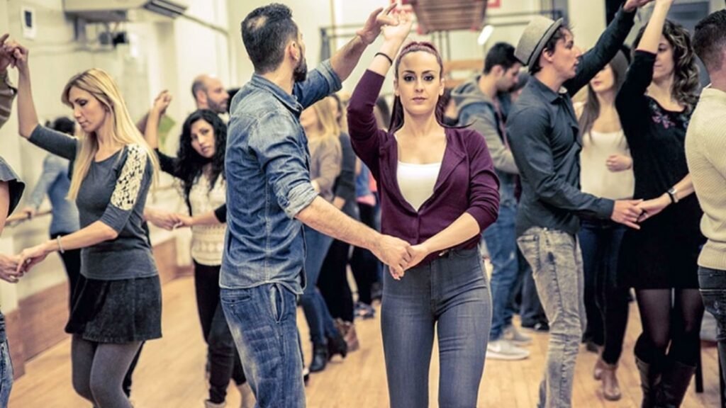 Se realizará una jornada callejera a puro salsa, bachata y cha cha