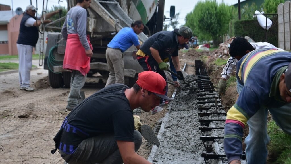 Cuales son los sectores de Ayacucho que continuarán con el proyecto de cordón cuneta e iluminarias