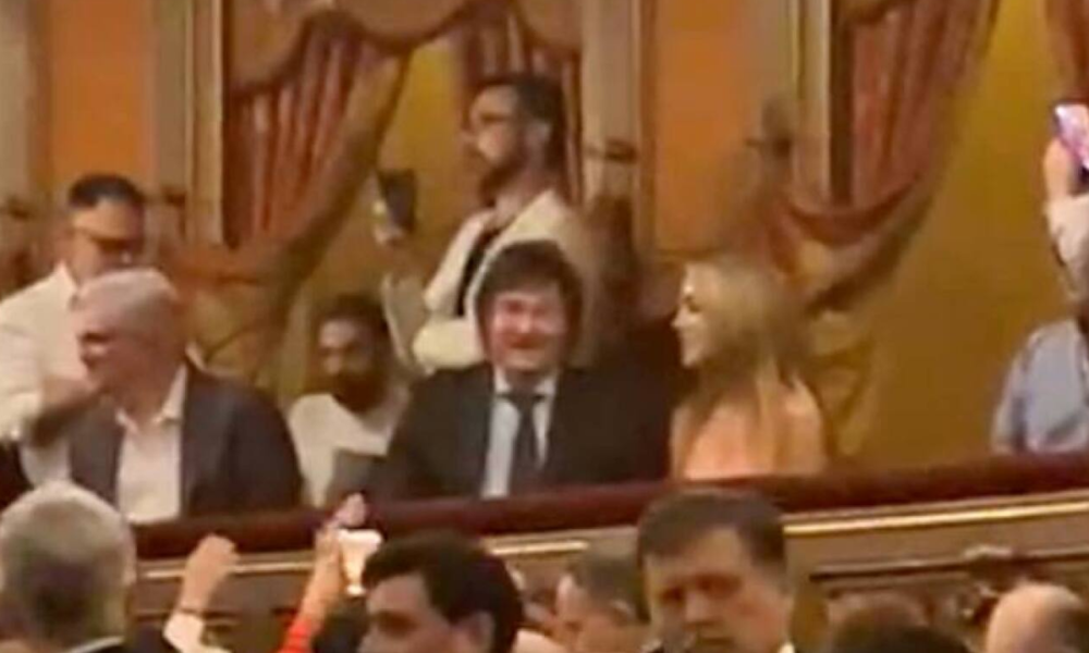 Qué pasó en el Teatro Colón con la presencia de Javier Milei