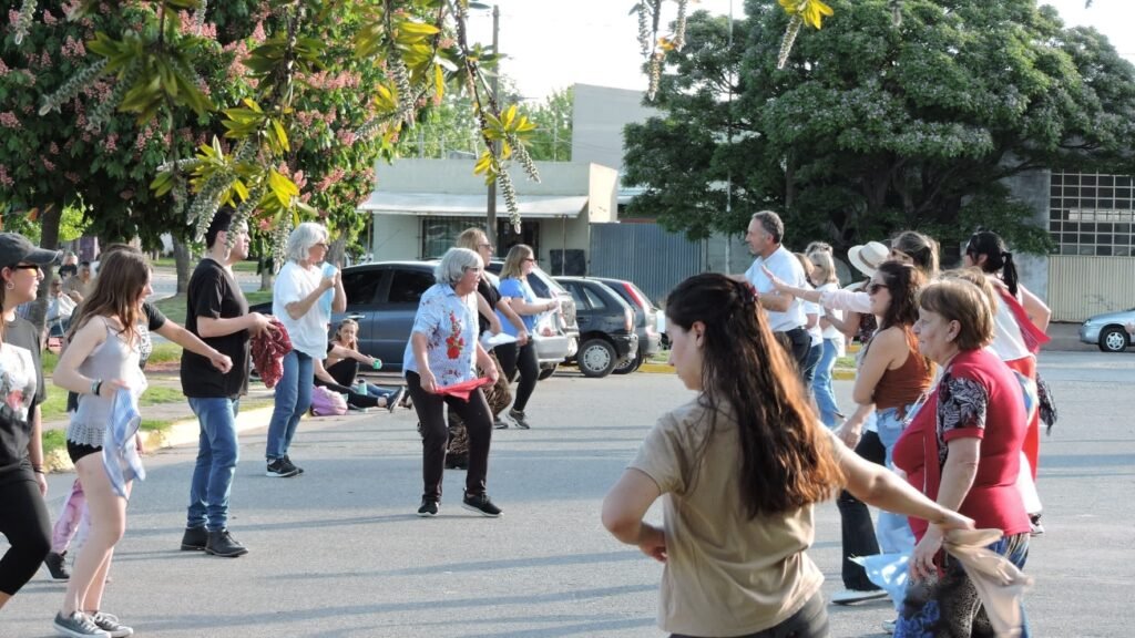 Se realizó exitosamente el encuentro de folclore callejero en el playón de la Terminal de Ayacucho