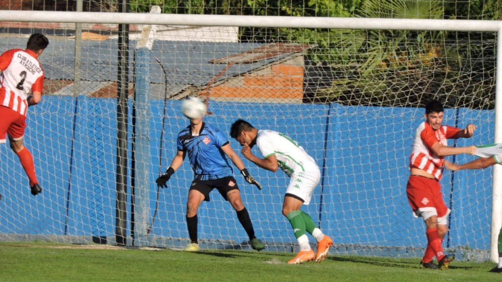Derrotas de Atlético y de Sarmiento en la segunda presentación de ambos en el Regional
