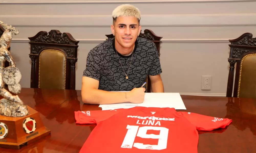 Alex Luna fue presentado como nuevo refuerzo de Independiente