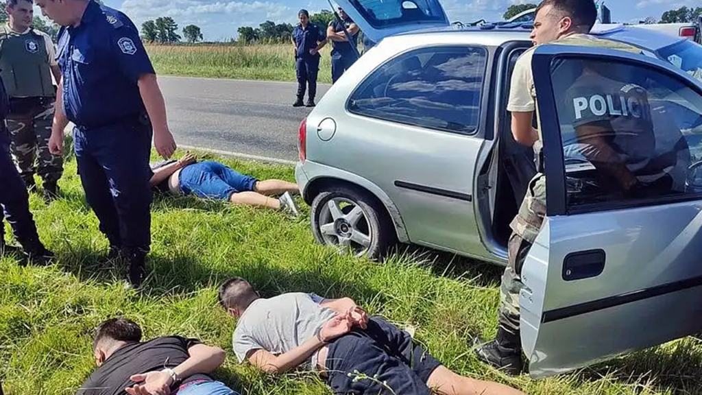 La policía detuvo a 3 sujetos por estafas cometidas en la región