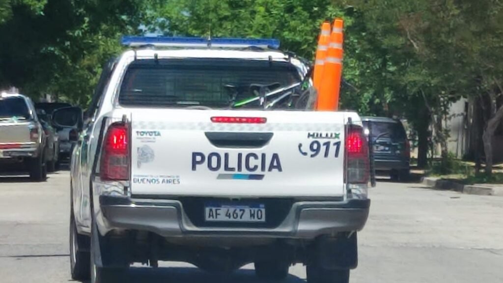 Un padre se dio cuenta de que su hijo había robado una bicicleta y decidió llamar a la policía para devolverla