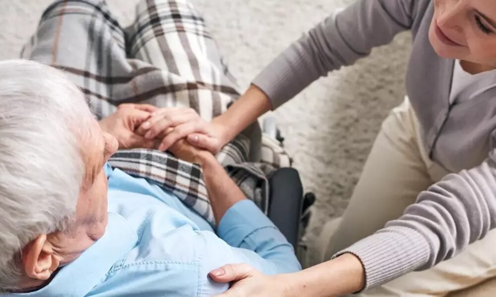 Empleo: SE BUSCA ACOMPAÑANTE TERAPÉUTICO Y CUIDADORA DOMICILIARIA EN AYACUCHO