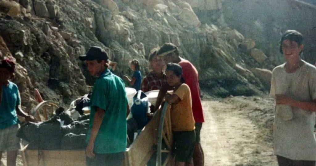 Los campamentos salvajes en los que participaron Paris Hilton y el hijo de Tom Hanks