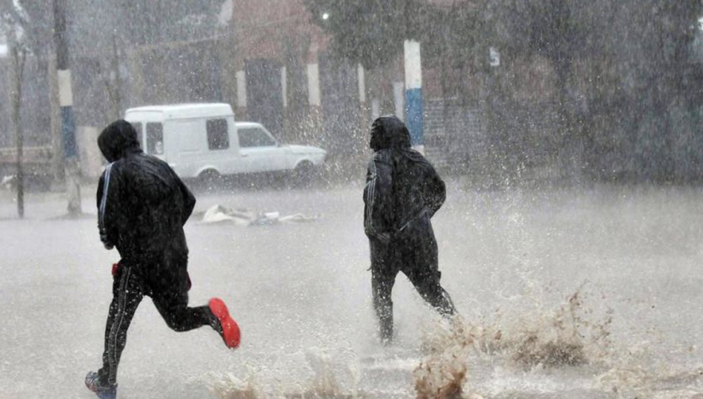 Se registraron 100mm de lluvia en un campo de Ayacucho: Como estará el clima en las próximas horas