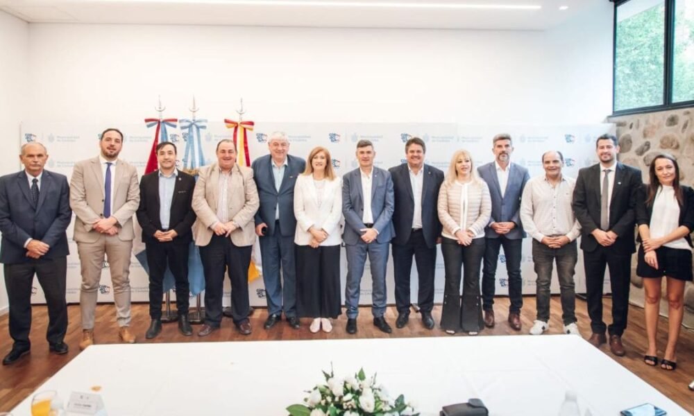 intendentes-de-todo-el-pais-se-reunieron-en-cordoba-y-buscan-participar-del-pacto-de-mayo