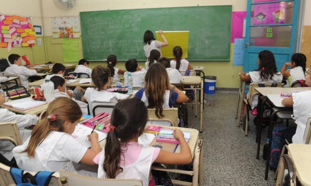 santa-fe-reactivara-la-semana-que-viene-el-dialogo-con-los-gremios-docentes-para-evitar-paros