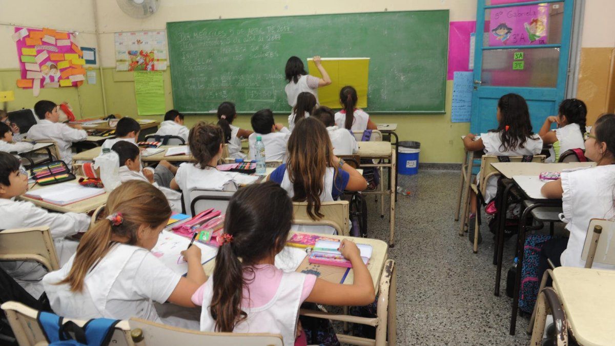 santa-fe-reactivara-la-semana-que-viene-el-dialogo-con-los-gremios-docentes-para-evitar-paros