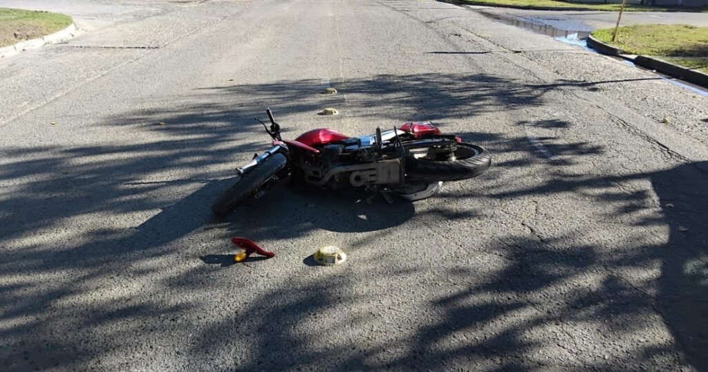 Joven fue hospitalizado luego de un accidente de tránsito en plena Av Frondizi