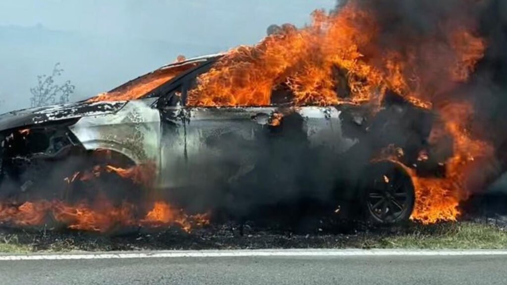 Dos incendios en rutas de Ayacucho durante este miércoles