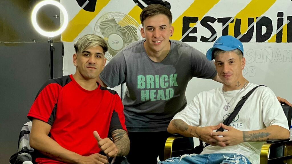 Un corte, una sonrisa: solidaridad para empezar las clases con estilo