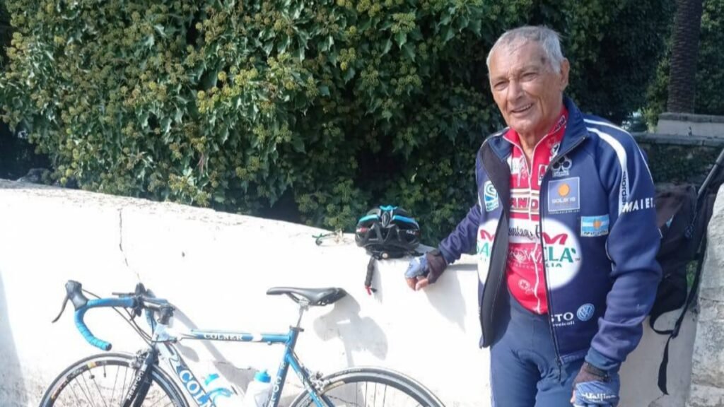 A los 83 años, realizó en bicicleta la travesía Ayacucho–Tandil: “La vida hay que aprovecharla”