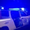 Patrullero y ambulancia en un taller mecánico de Maipú tras un accidente laboral.