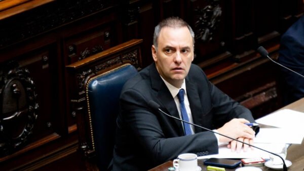Manuel Adorni durante una actividad oficial.
