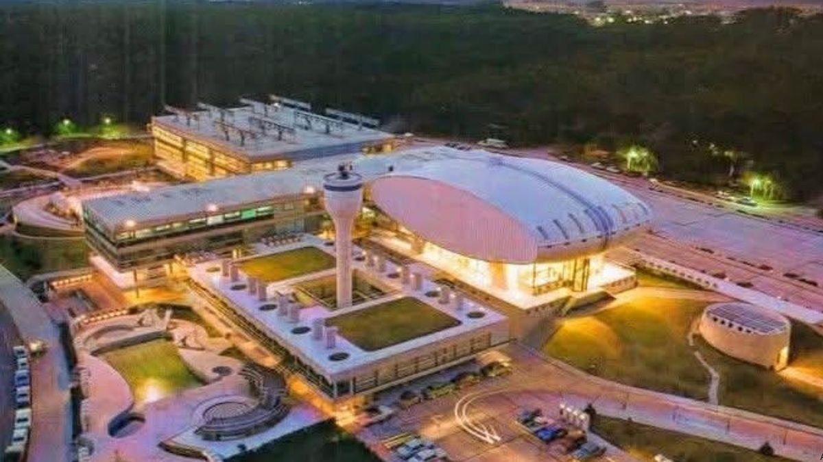 Complejo Casino de Necochea frente al mar.
