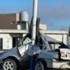 auto incrustado contra una columna tras choque en Ruta 11