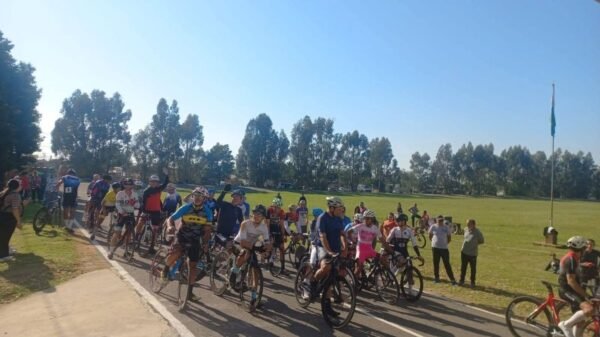 podio de ciclistas en Ayacucho tras reconocimiento del Argentino de Ruta 2026