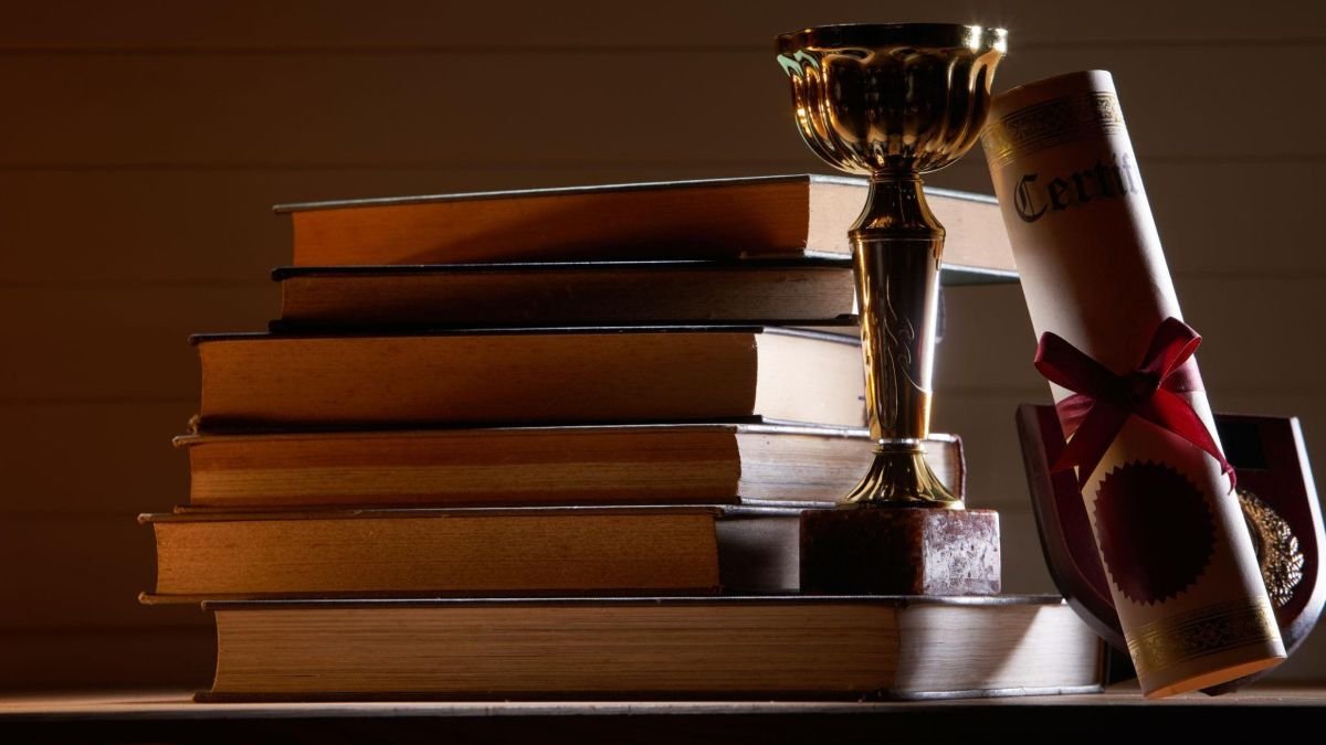 Premio de concurso literario con libros