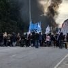 Manifestación sobre la Ruta 2 que afecta el ingreso a Mar del Plata.
