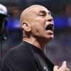 Jugadores de Egipto protestando al árbitro François Letexier tras el partido frente a Argentina.